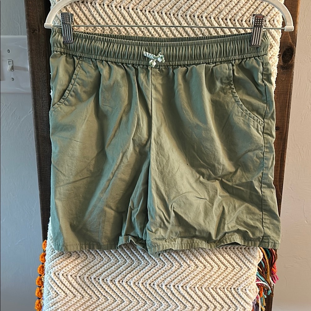 EUC Girl’s size 14/16 Green Casual Shorts
